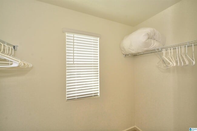 Building Photo - 6558 Creek Cir