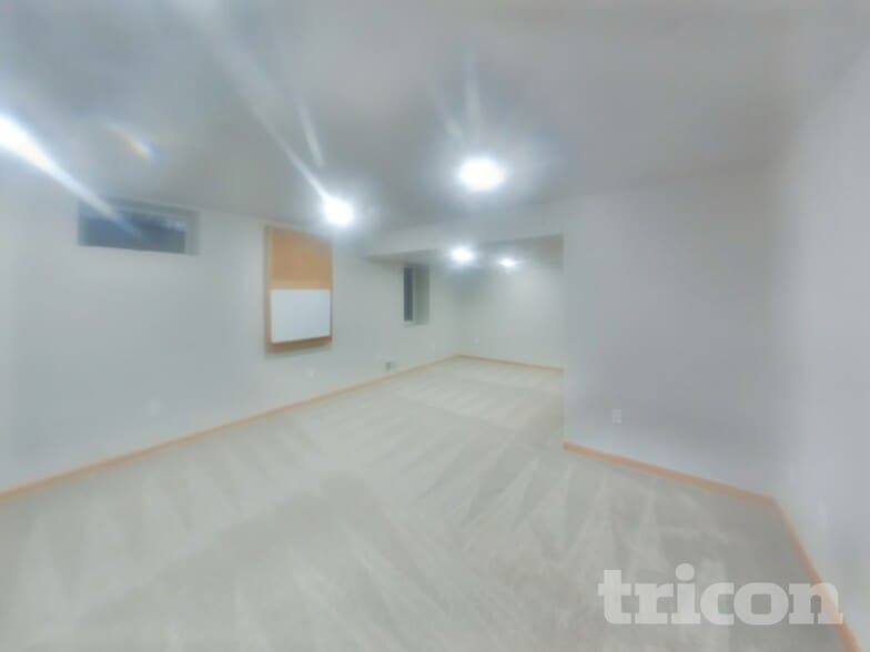 Building Photo - 4845 Orleans Ln N