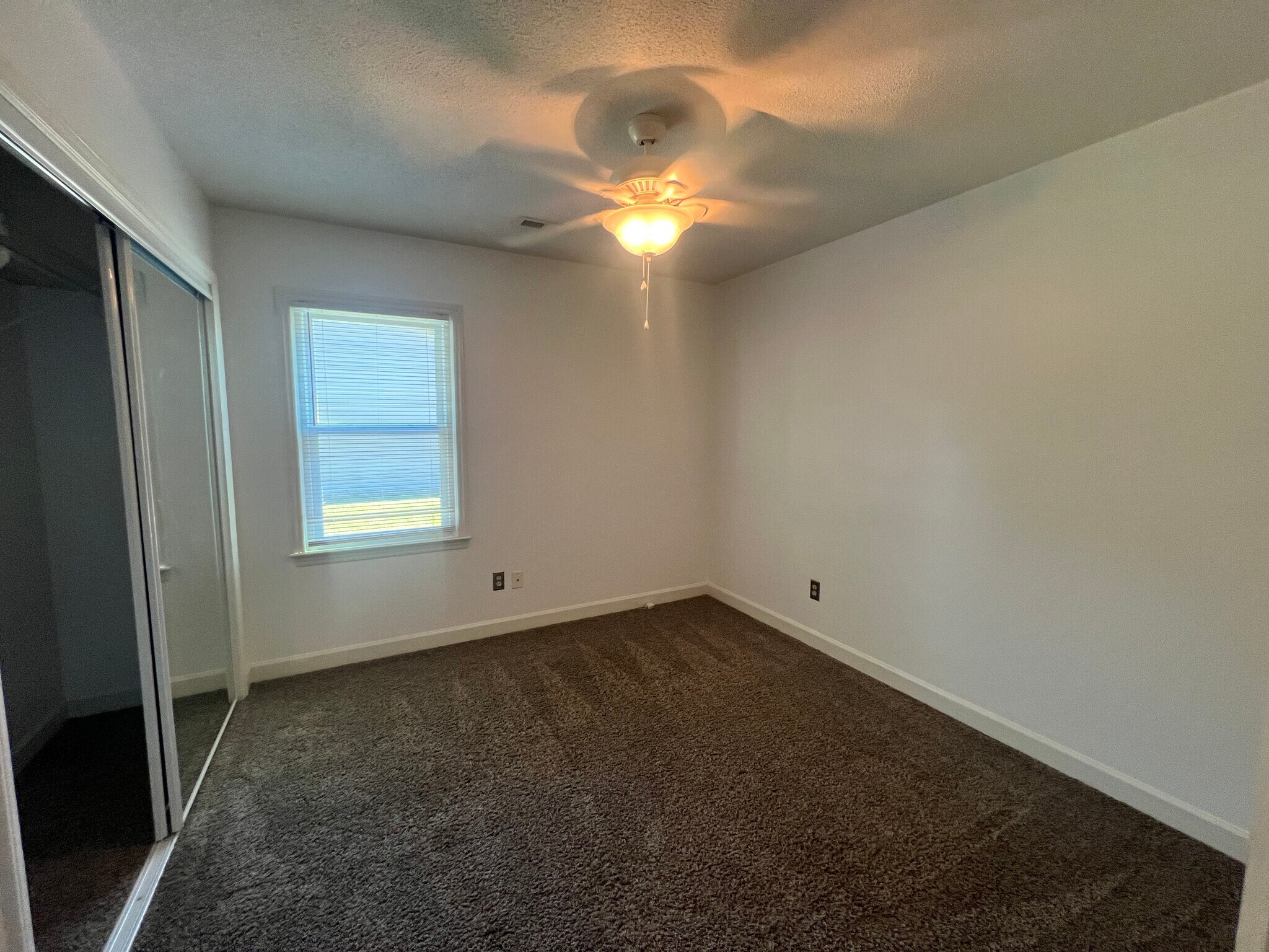 Building Photo - 4415 Bridgeport Dr