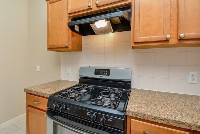 Building Photo - 4310 S Vineyard Mdw Ln