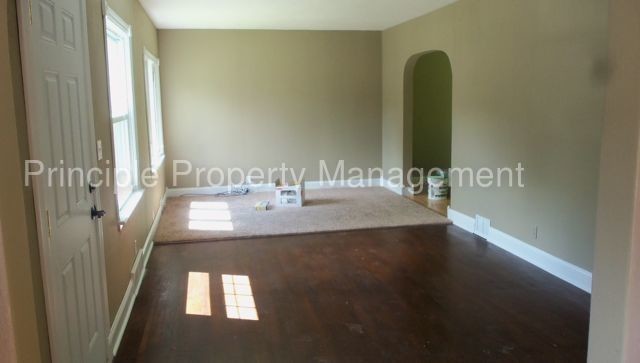 Building Photo - House in Central Peoria