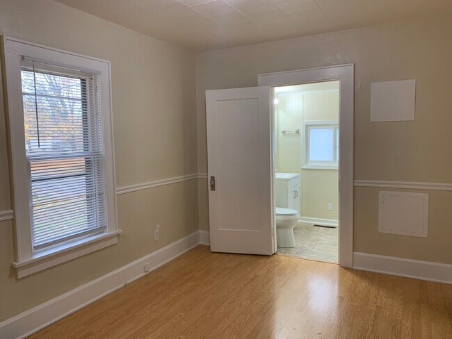 Building Photo - 2306 24th St NE