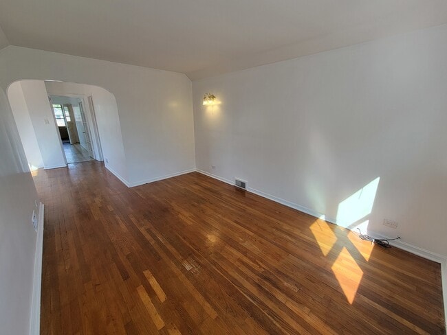 Building Photo - 4048 N Marmora Ave