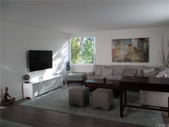Building Photo - 348 Avenida Sevilla