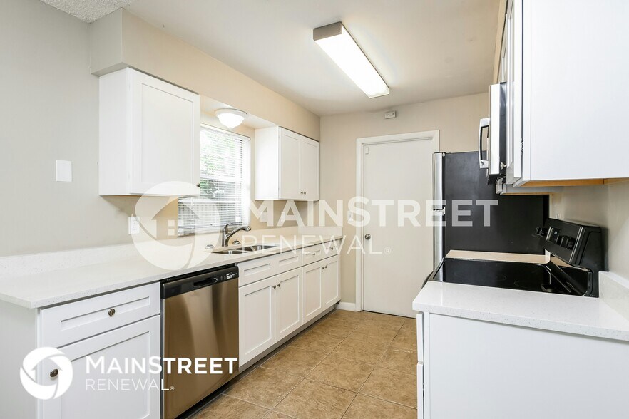 Building Photo - 2853 Magnolia Ave