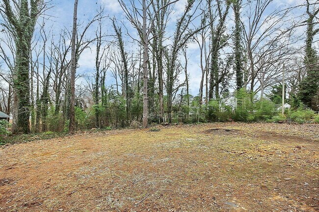 Building Photo - 604 Westwood Cir