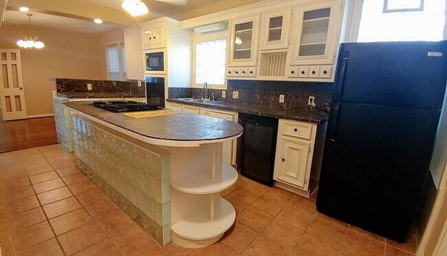 Building Photo - 1409 Wentworth St