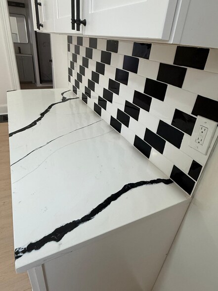 Building Photo - 1447 W 101st St