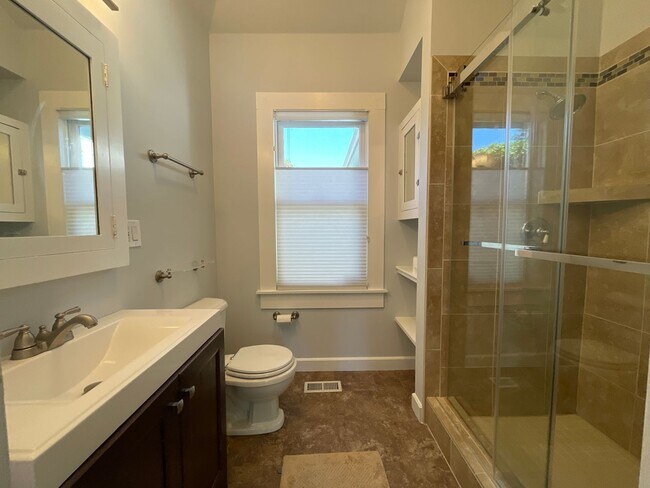 Building Photo - Charming Home on Cul-de-Sac w/Jacuzzi, Fireplace, Garage || Minutes from Downtown Napa!