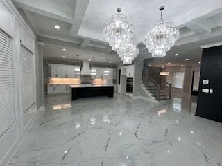 Building Photo - 960 Nours Cir SE