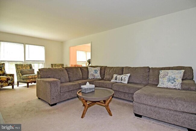 Building Photo - 3714 Carriage House Ct