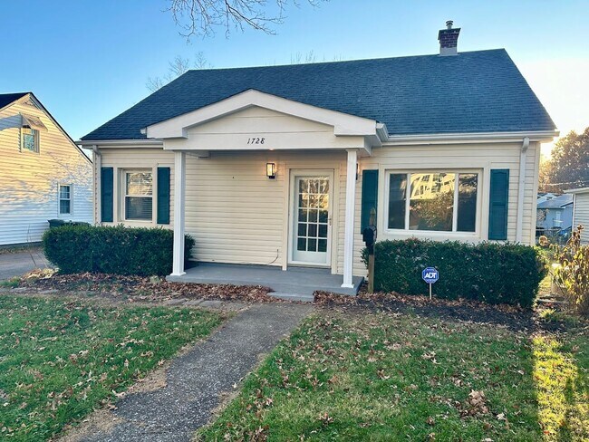 Primary Photo - COMING SOON! Nice 2 BR House with Bonus Lo...