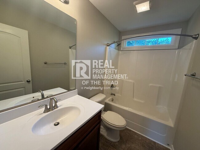 Building Photo - 2234 Nettlebrook Dr