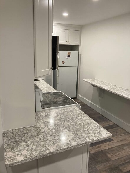 Building Photo - 629 Wood St