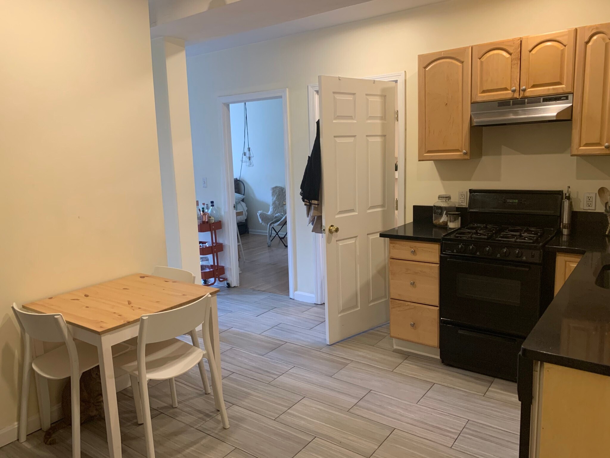 Building Photo - 220 Hanover St