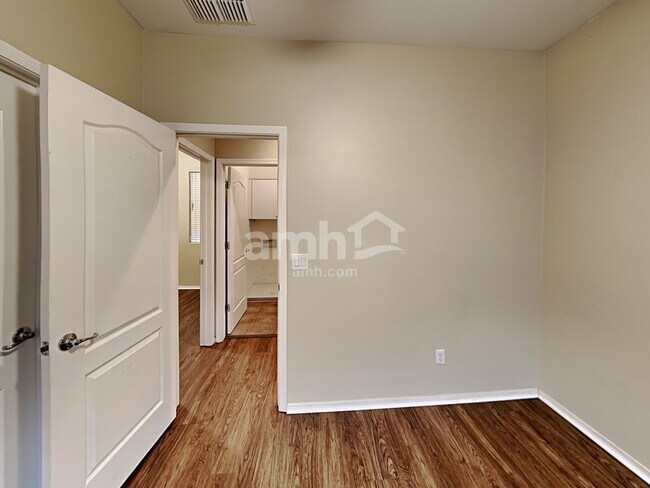 Building Photo - 3860 E Flower St