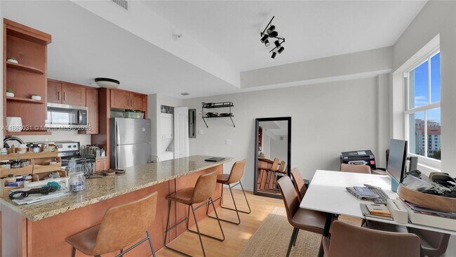 Building Photo - 1627 SW 37th Ave