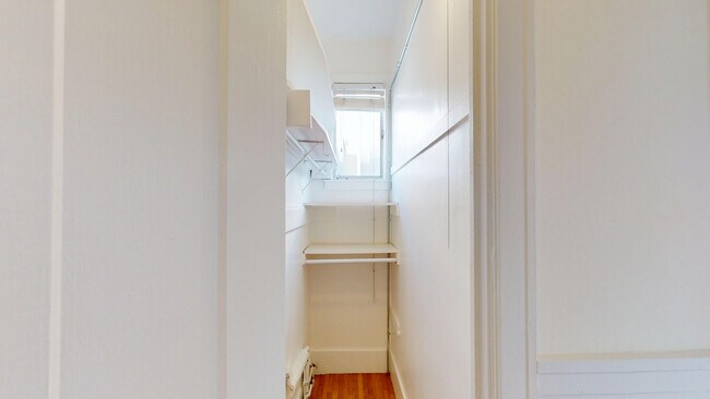 Building Photo - 1046 Mason St