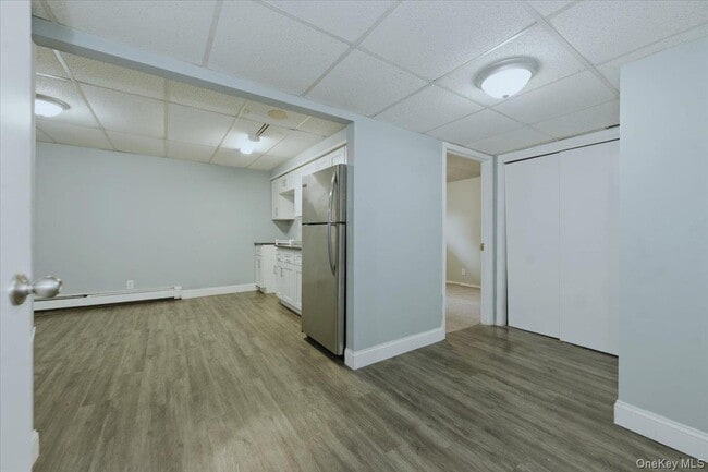 Building Photo - 801 Main St