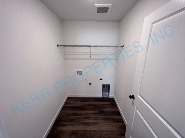 Building Photo - FREE RENT! Charming 3-Bed Home with 2.5 Baths in Serene Happy Valley – 1609 Sq Ft of Comfort!