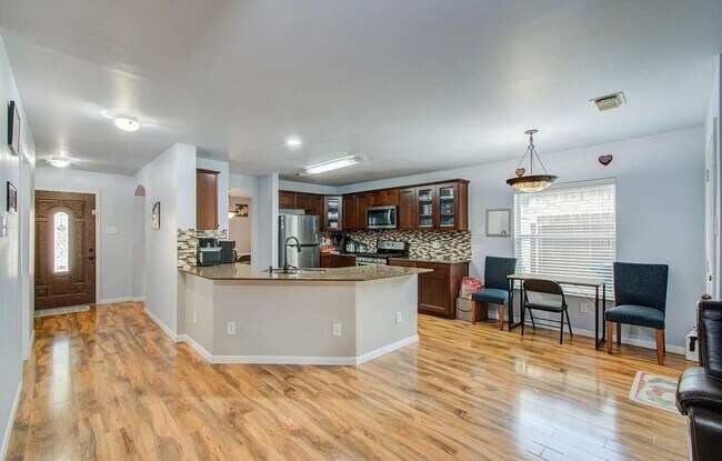Building Photo - 18135 Flower Grove Ct