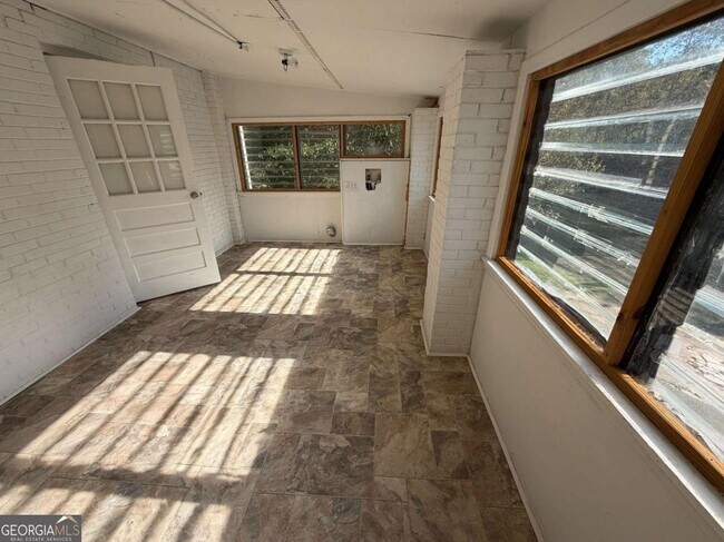 Building Photo - 416 GA-9