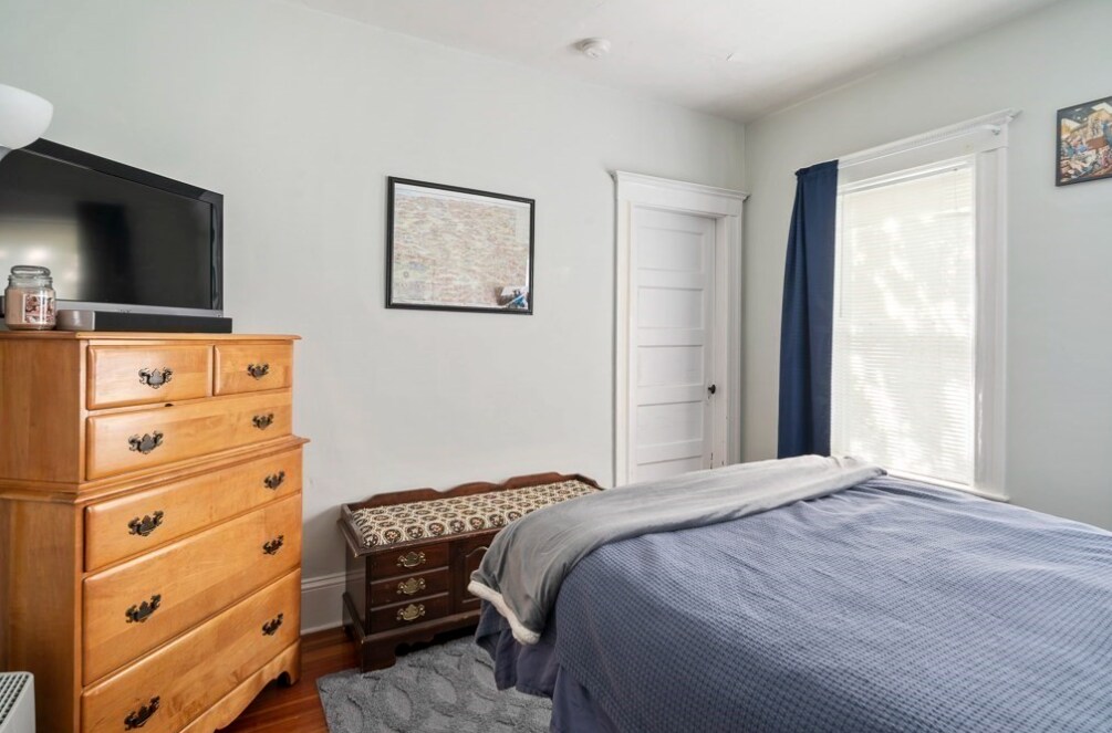 Building Photo - 44 Greenleaf Ave