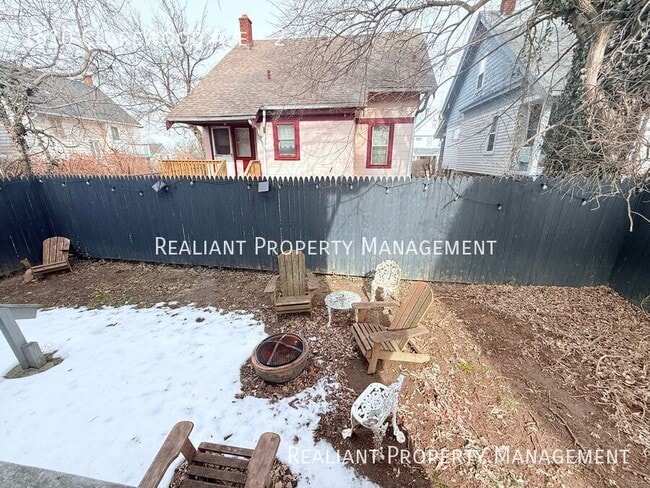 Building Photo - 1610 Clarewood Ave