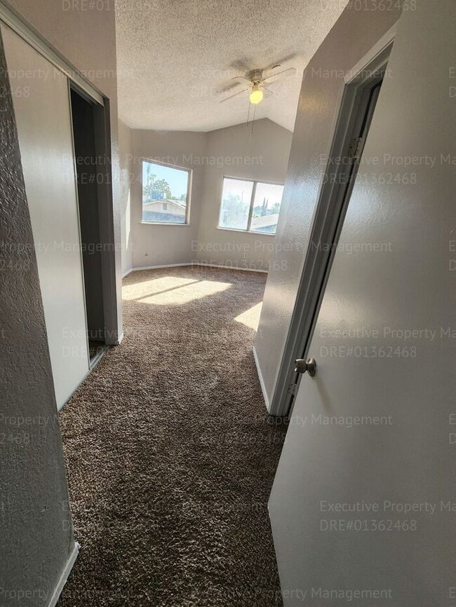 Building Photo - Charming 3 bedrooms/ 2.5 bathroom home.