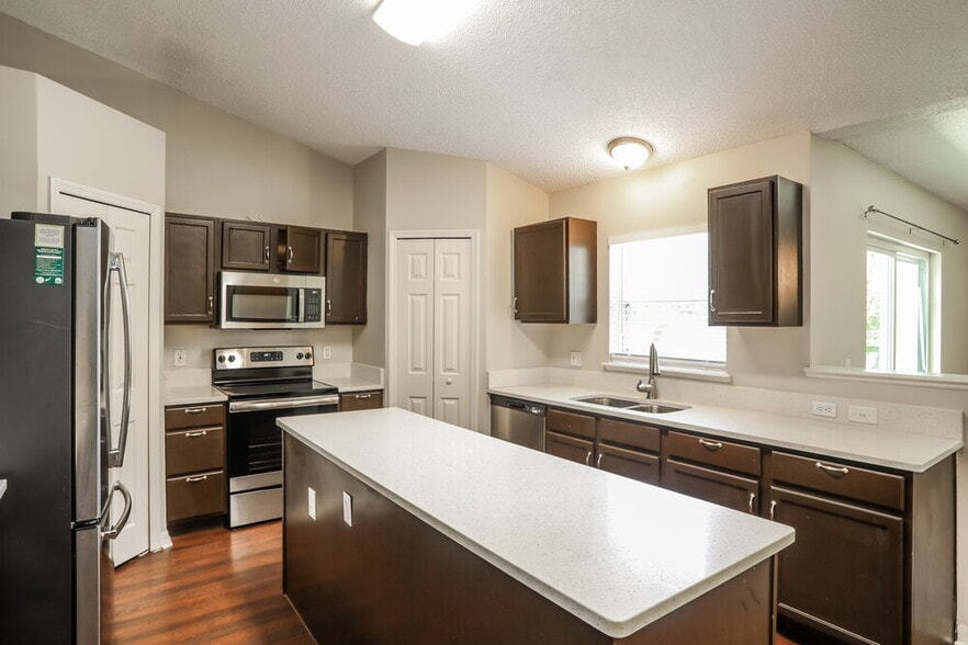 Building Photo - 3424 Steelgate Ct