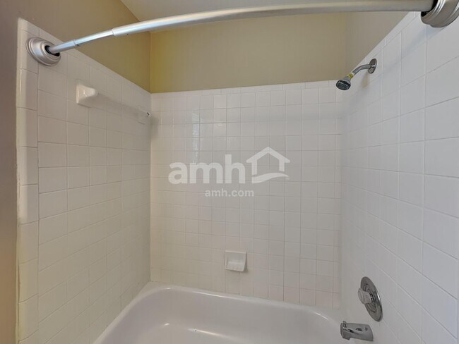 Building Photo - 403 Thunderbay Dr