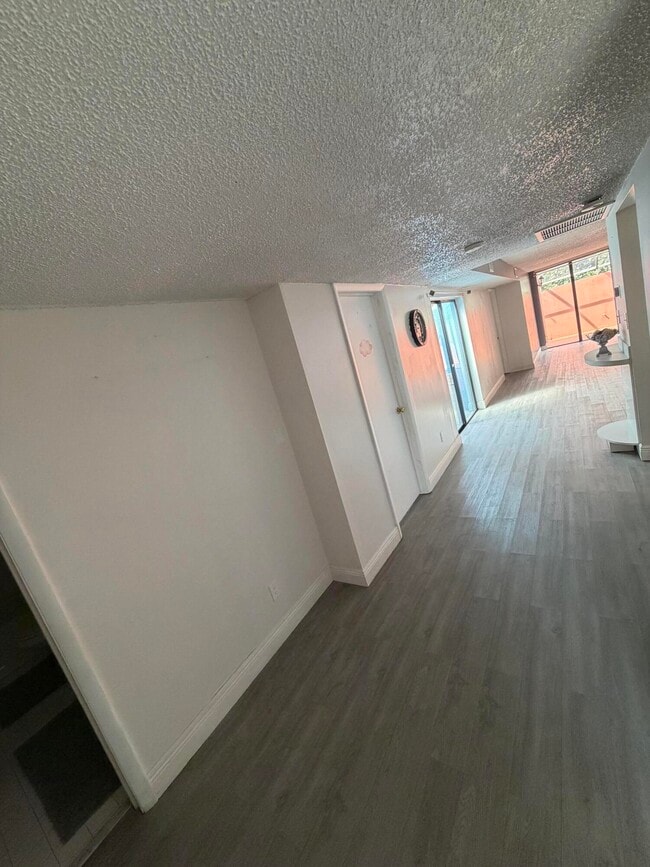 Building Photo - 10343 Greenhouse Rd