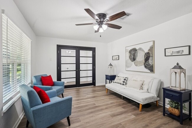 Building Photo - 15322 Torry Pines Rd