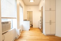 Building Photo - Smartly Designed 1-Bedroom in the Heart of...