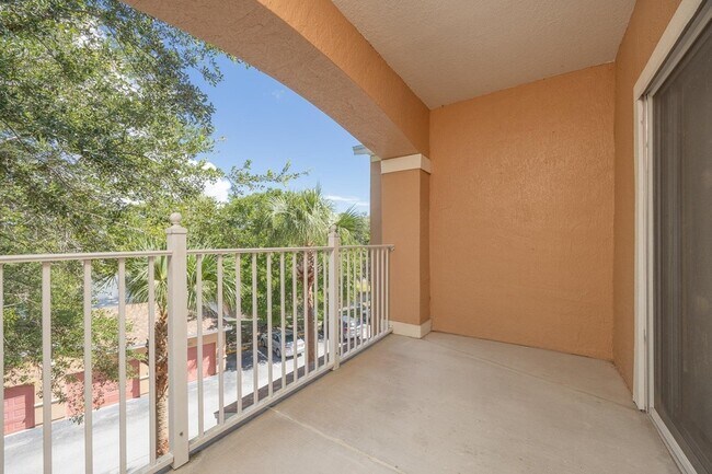 Building Photo - 550 Florida Club Blvd
