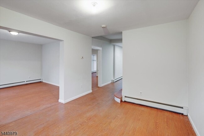 Building Photo - 163 Greenwood Ave
