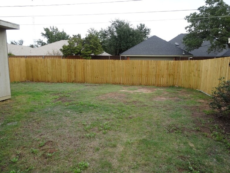 Backyard - 4406 Parkhurst Dr