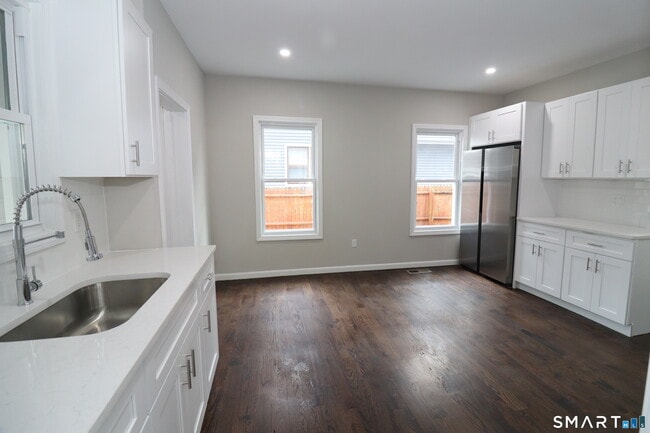 Building Photo - 354 Beechmont Ave