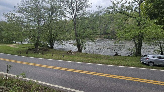 Primary Photo - 2/1 Home on the River