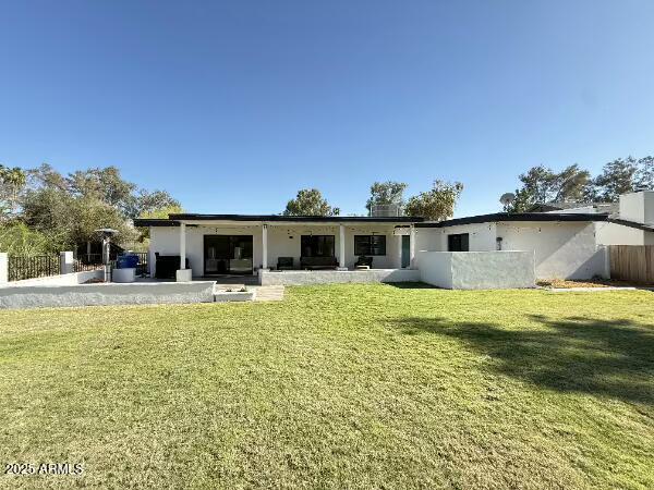 Building Photo - 856 E Village Cir Dr S