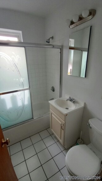 Building Photo - 111 Norway St