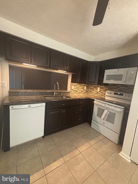 Building Photo - 2 Crosswood Ct