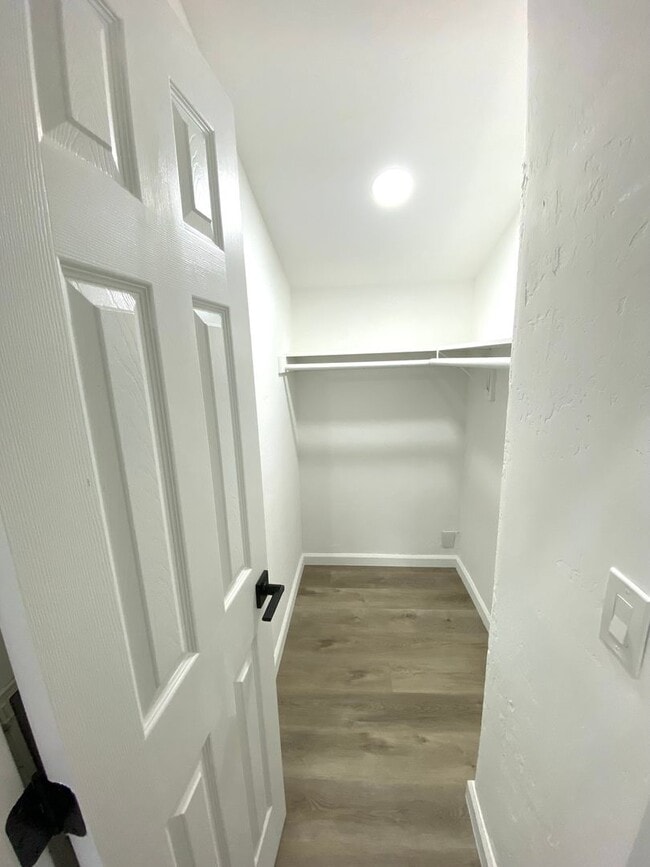 Building Photo - Brand New Remodeled 3Bed 2Bath Home With a Huge Backyard