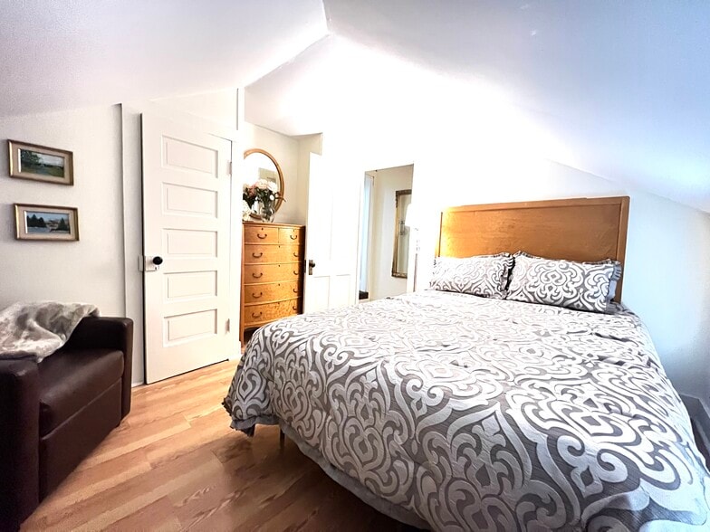 Bedroom - 613 Birch St