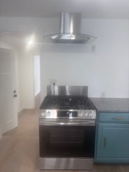 Building Photo - 608 Ridge Rd