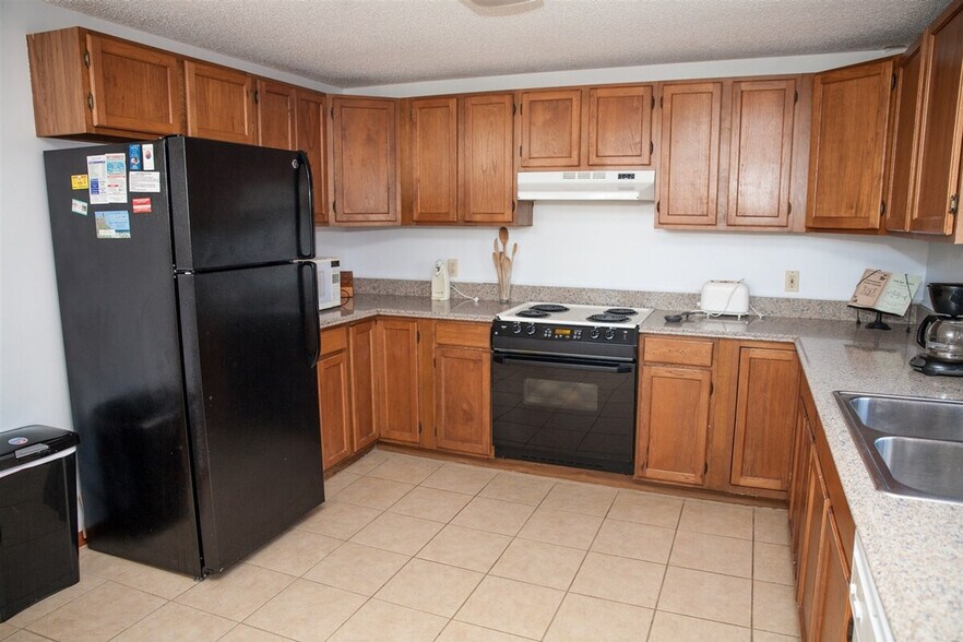 Building Photo - 40398 N Beachcomber Dr