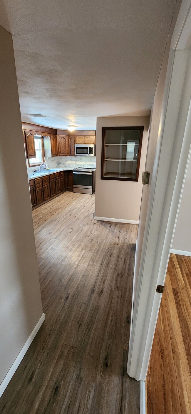 Building Photo - 6 Greenacre Rd