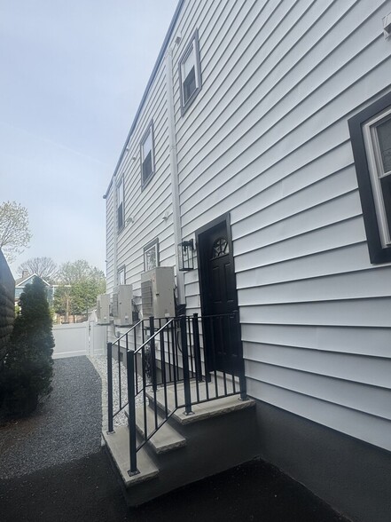 Building Photo - 164 Glenwood Ave