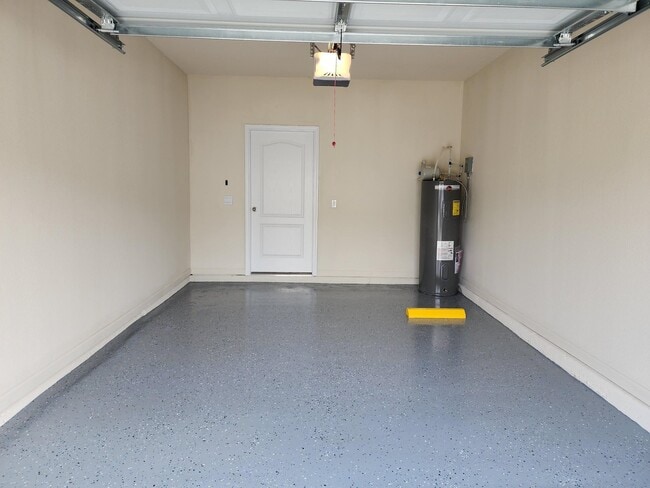 Building Photo - 63 Oarsman Xing Dr
