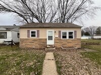 Building Photo - 233 S Chicago St